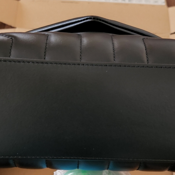 YSL Saint Laurent small loulou black hardware - Picture 7 of 11